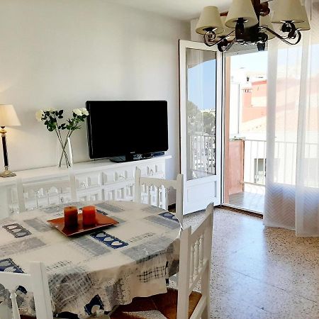 Apartamentos Franch Hospitalet De L'Infant Exterior photo